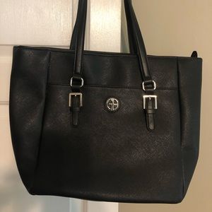 NWT Giani Bernini Tote. Black tote. Dimensions 17x10x5